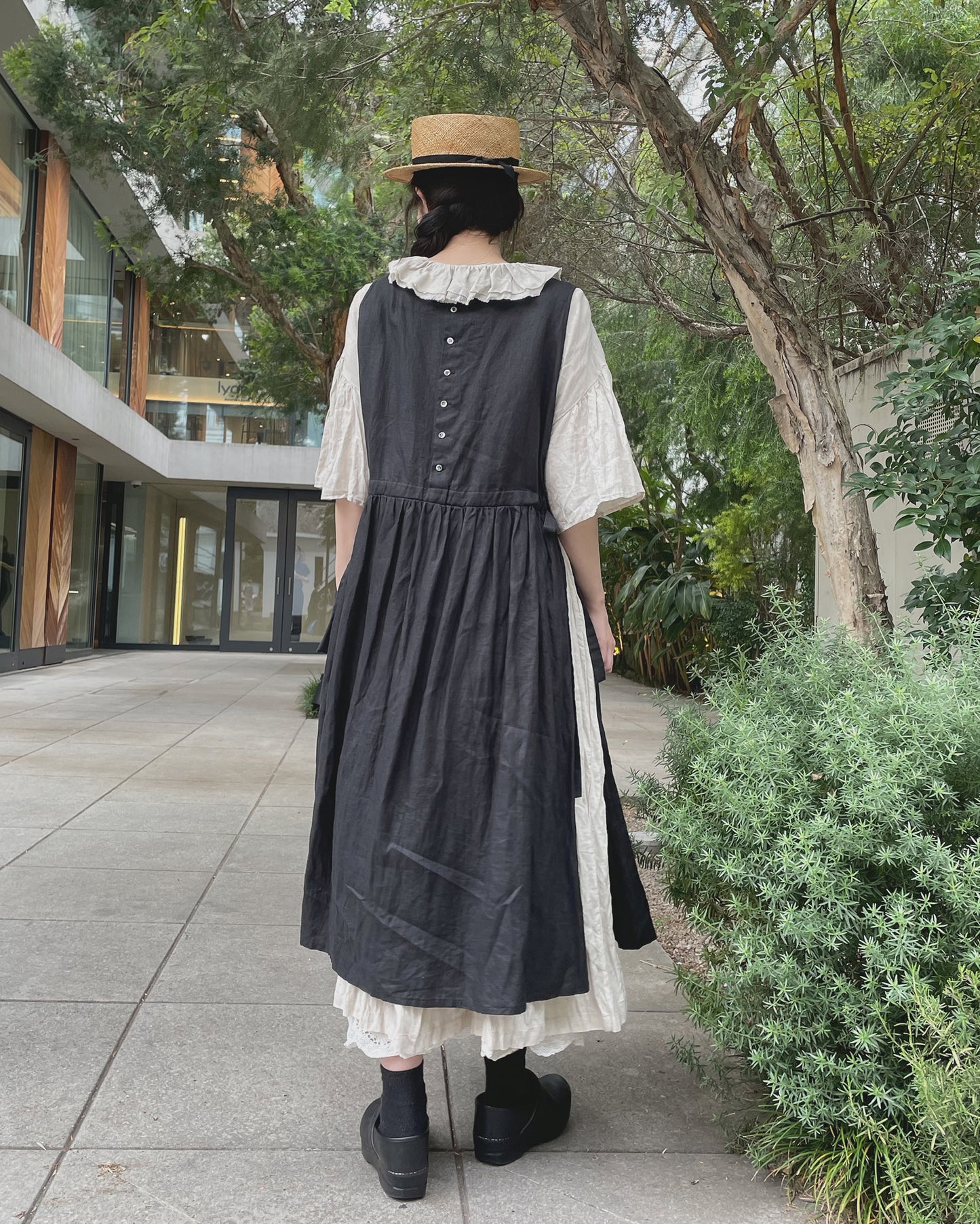 "HEARDMANS LINEN" Frill Collar Dress