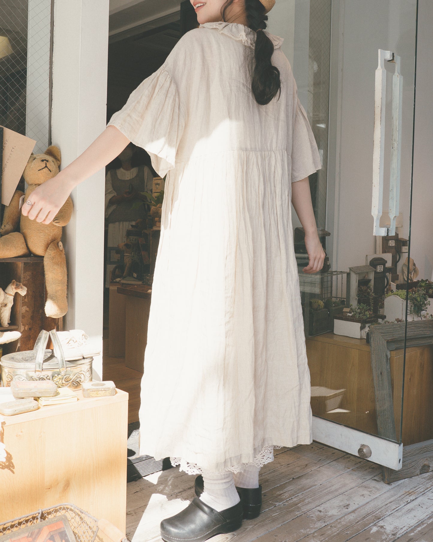 "HEARDMANS LINEN" Frill Collar Dress