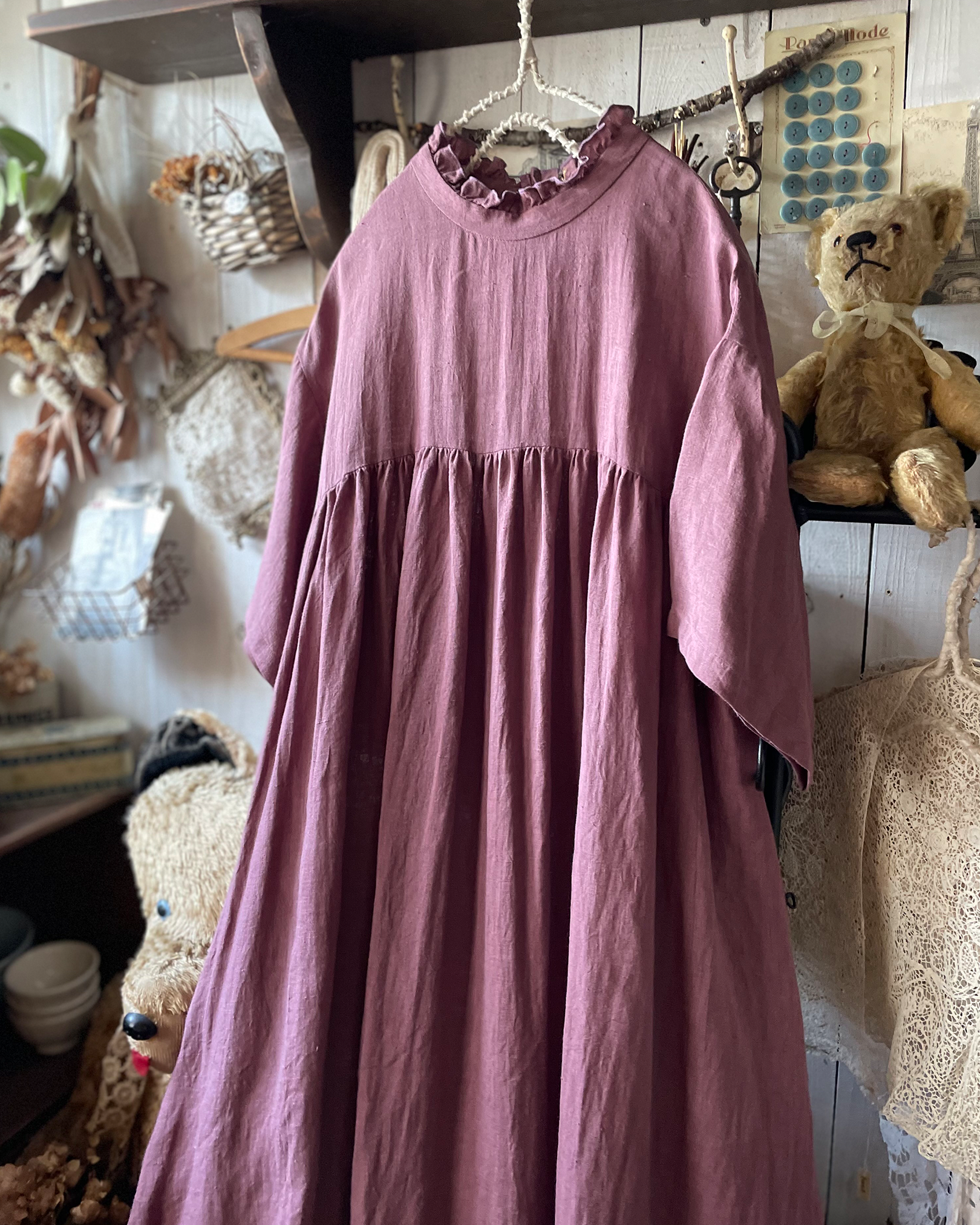 美品✨️kay me【宇宙素材】ピンク×ブラック デコルテタックワンピース 美品✨️kay me【宇宙素材】ピンク×ブラック デコルテタックワンピース